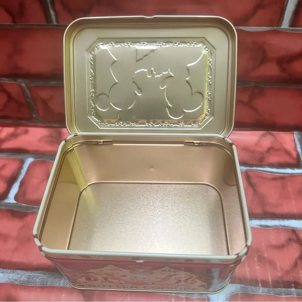 Disney Universal Studios Tokyo Japan Mickey and Minnie Cookie Tin